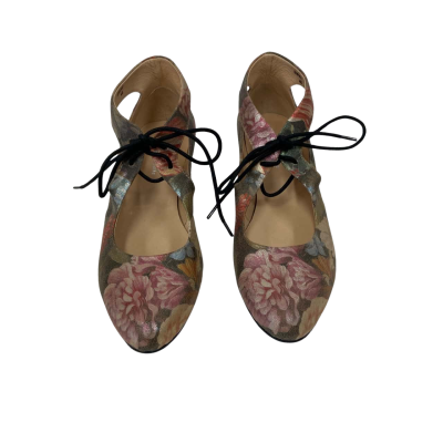Django & Juliette  Womens  Size 40 Floral Lace Tie Shoes