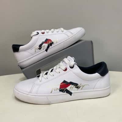 Tommy Hilfiger Womens  Size 6 Sneakers White 