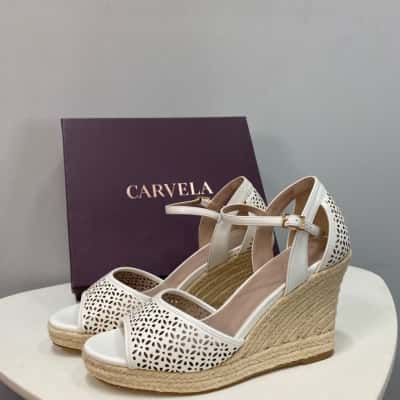 Carvela  Womens  Size 10 Wedges Natural / White 