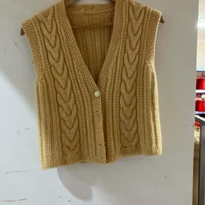  VINTAGE WOOL handknitted vest NUDE/Pale yellow Unisex  Size 10 