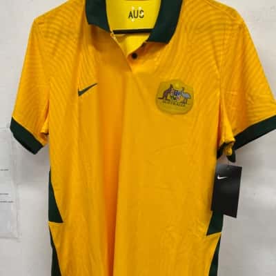 Australia Nike Mens  Size XL Gold / Green jersey 