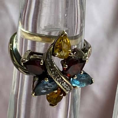 9K YELLOW GOLD MULTICOLOURED STONE RING Size L/6