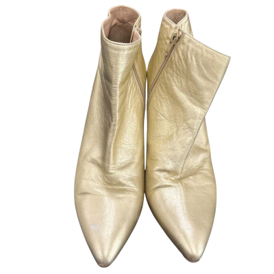 Stuart Weitzman Womens  Size 40 Cream / Gold 