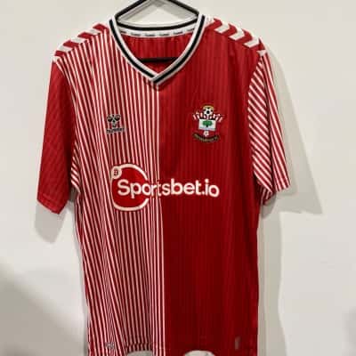 Hummel Southampton FC Mens  Size XL Red £60/RRP$113