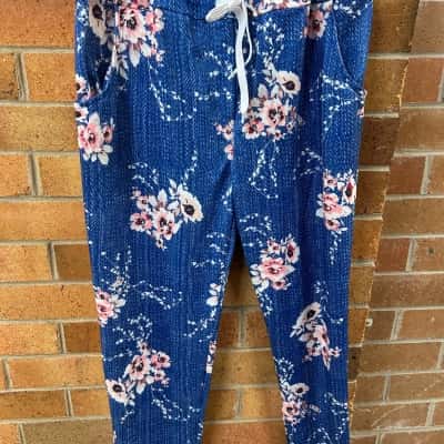  Womens Hour Glass  Size M Blue / Floral Pants 
