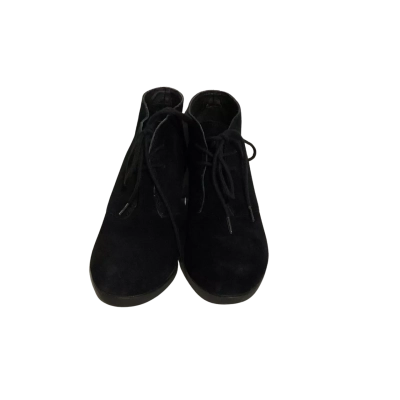 Crocs Womens  Size 6 Boots 