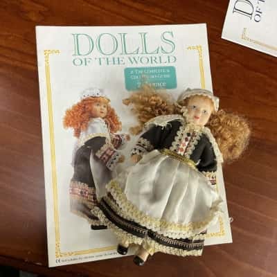 Dolls of the world #2 France 