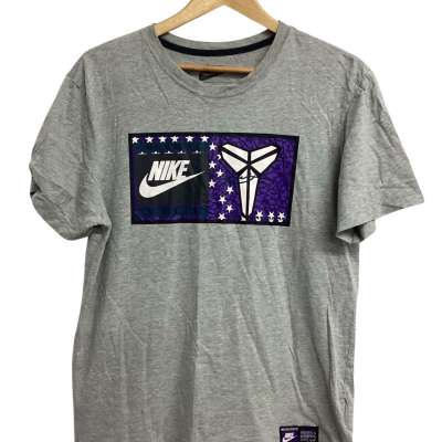 Nike Mens  Size XL Short Sleeve T-shirt Kobe Bryant collaboration 