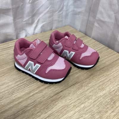 New Balance Kids  Size 2.5UK Pink  