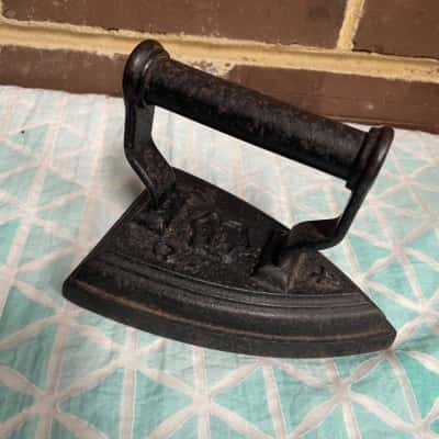 Vintage Size 4 Cast Iron Iron