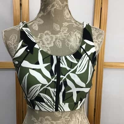 Abi and Joseph Womens  Size L Zip Up Front Sports Crop Top