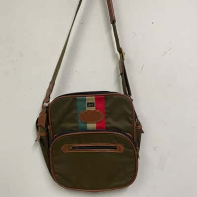 Lark Unisex Cross Body Bag Khaki 