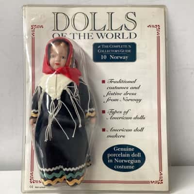 DOLLS OF THE WORLD Vintage porcelain doll in Norwegian costume