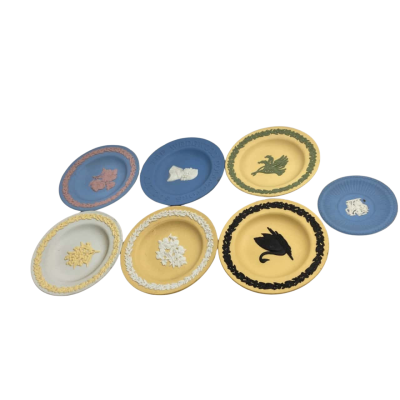 The Wedgwood collectors society ( Made in England ) 
