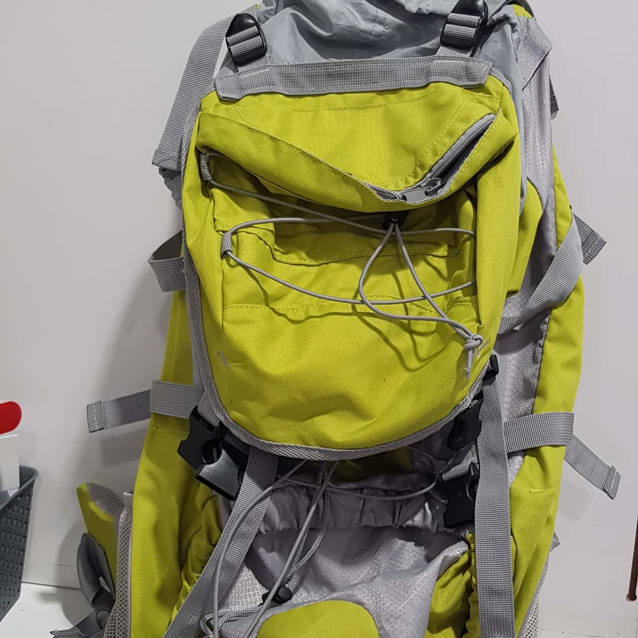 Unisex Adventuridge Trekking Rucksack (s) - Used Very Good | Salvos Stores