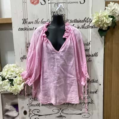 Italian Star Brand! MADE IN ITALY BRAND! RUFFLE V-NECK LINEN SHIRT! NWOT Womens  Size One Size Short Sleeve Shirt / V-Neck Top Pink 