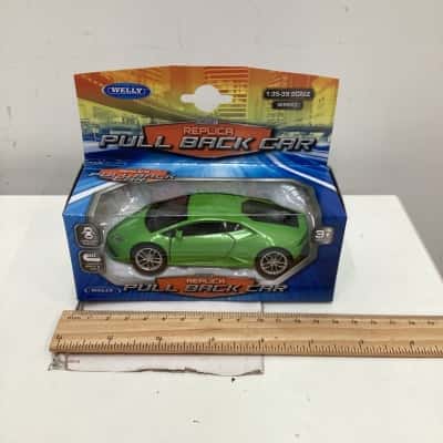 NIB Welly pull back car diecast Alfa Romeo 