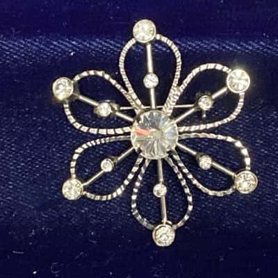 Vintage Style Diamante Flower Brooch 