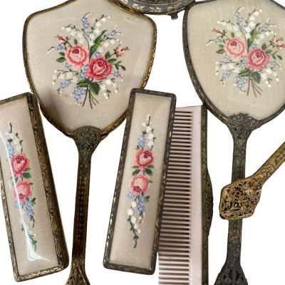Brush comb mirror set