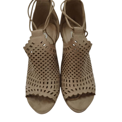 Pied A Terre Womens Size 7 Beige High Heels