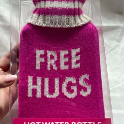NEW STILL IN PACKAGING Supe Cute PINK Hot Water Bottle