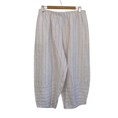 JGeneration Woman's Linen  Size 16 Capris Pants Brown / Pinstriped / White 