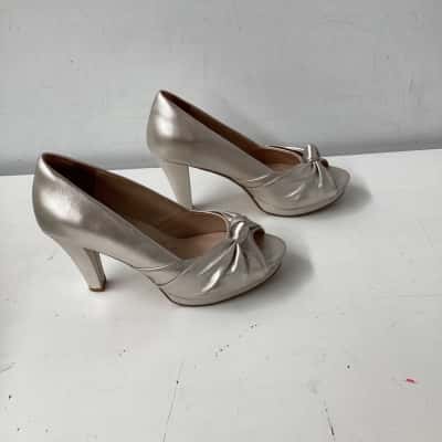 Ziera Women's  Size 38  Metallic Heels 