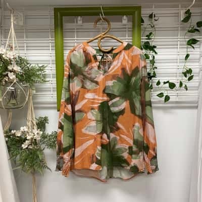 Yarra Trail Brand New With Tags Blooms Print Womens  Size 18 Long Sleeve Top Multicoloured 