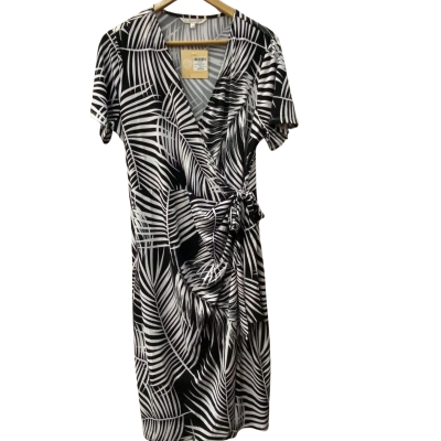 Noni B Womens  Size 16 Cocktail Dress Black  / White 