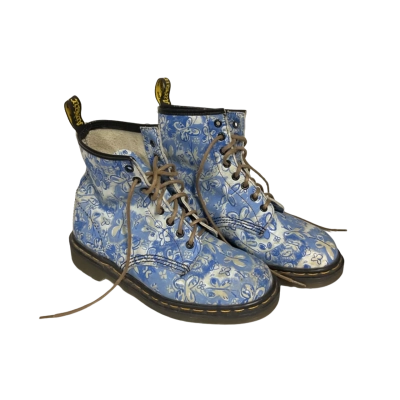 Women’s Vintage Doc Martens White and Blue Size 8 Boots  