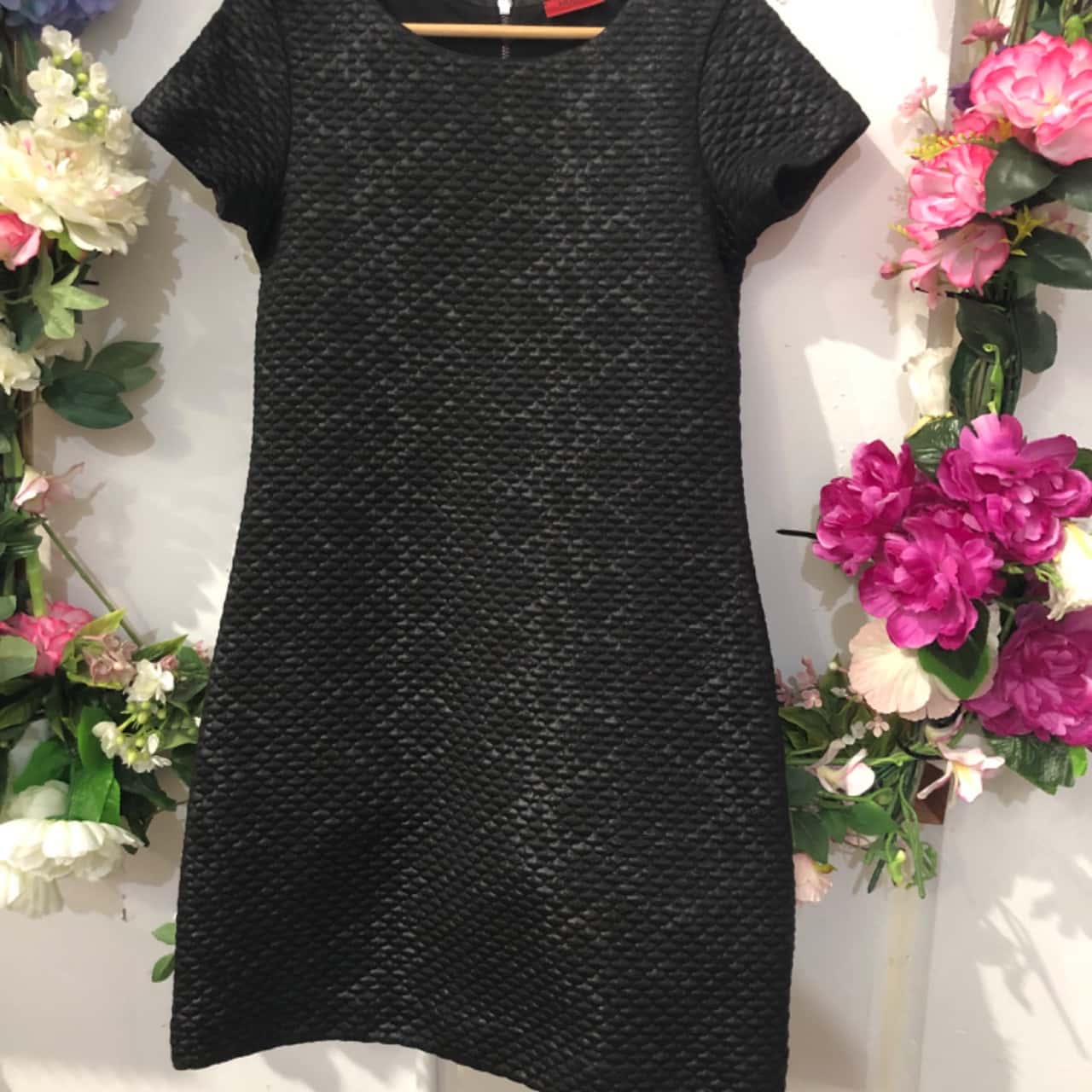 Hugo Boss Black Dress est 6(s)