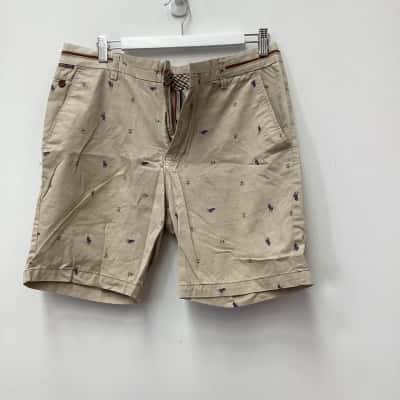 Tommy Hilfiger Mens  Size 33 Beige shorts 