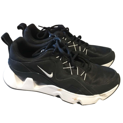 Nike Womens  Size 11 Black  / White (near new) Thick Sole Shoes