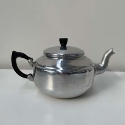 Vintage NAMCO Metal Tea Pot. 1.5 L 
