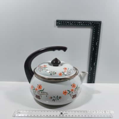 As New Vintage Countryside Collection Tea Kettle 