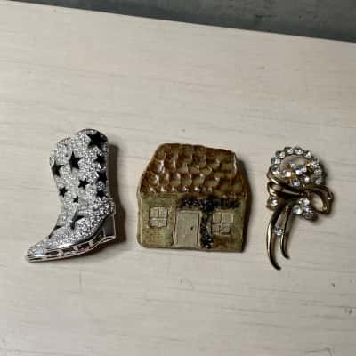Boots 3x Brooch Bundle