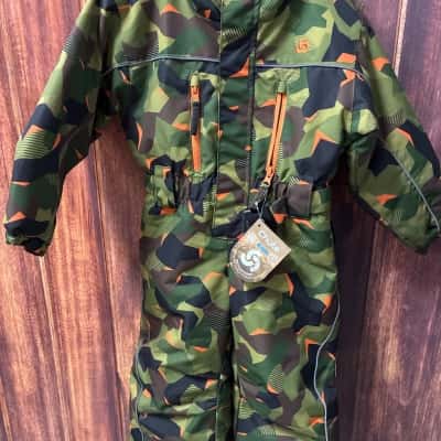 Chute Kids  Size 2 Camouflage snow suit new 