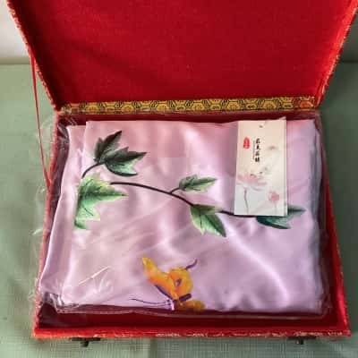 Suzhou Silk Embroidery – Hand Stitched Butterfly & Peony Art 
