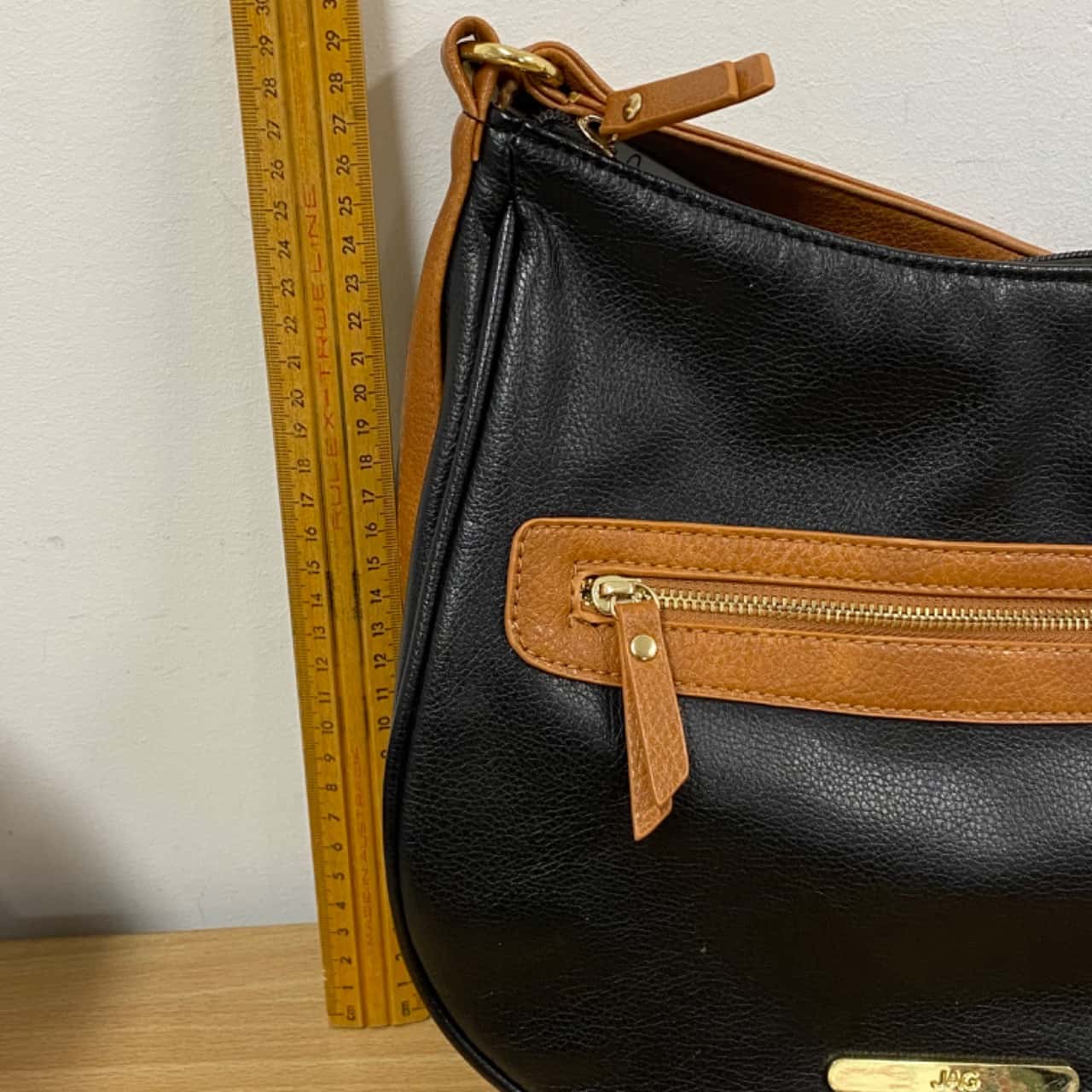 Jag Womens Handbag Black /Tan (s)