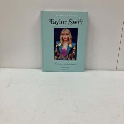 Icons Of Style ‘Taylor Swift’