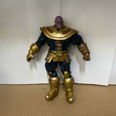 Thanos Marvel figurine with moving parts (B21)