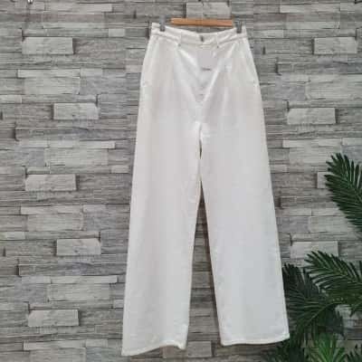  Womens  Size 8 Casual Pants White 