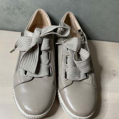 EOS Leather Sneakers SIze 39