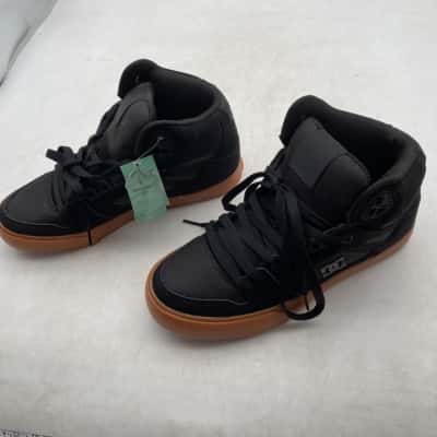 Brand New DC Shoes Mens USA Size 7