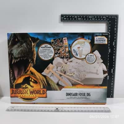 Jurassic World Dominion Dinosaur Fossil Dig Toy Sealed As New 