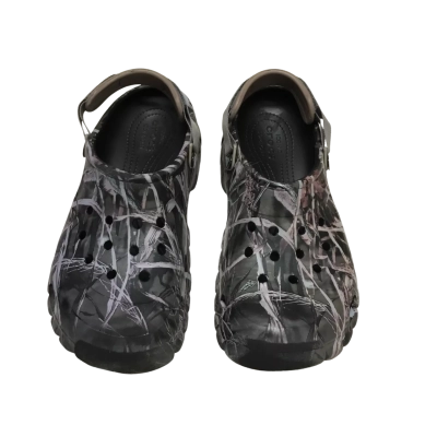 Crocs Unisex Size 12 Womens/ 10 Men’s Classic Realtree Camouflage Clogs - New