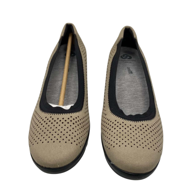 BNIB Cloudsteppers Clarks Womens   Size 9.5 41 Flats Grey 