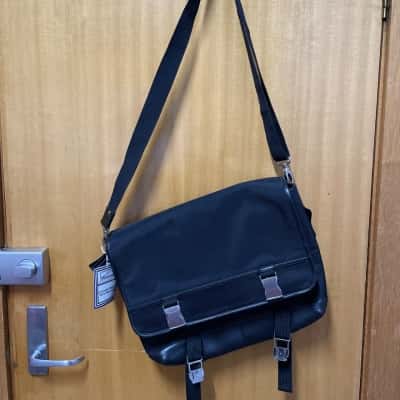  Unisex Shoulder Bag Black Leather Monsac