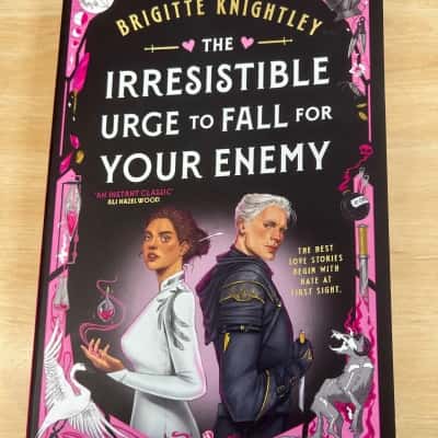 Irresistible urge to fall for your enemy, Brigitte Knightley 