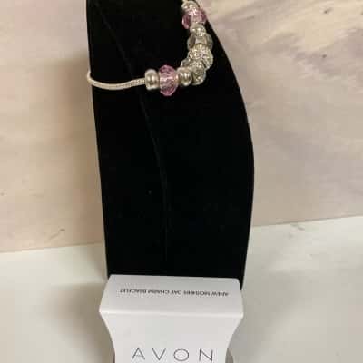 Avon Womens Beaded Bracelet